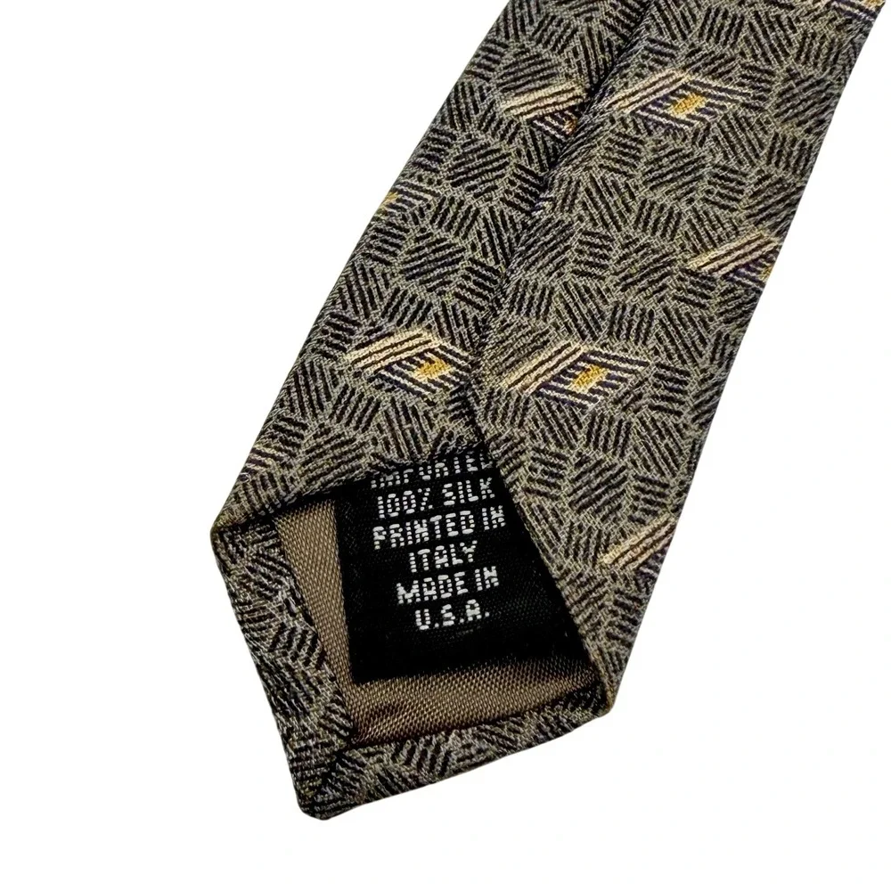 Perry Ellis elevate your